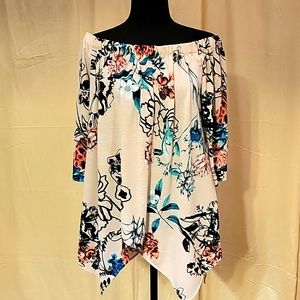 ✨️UPDATED✨Beige by ECI Floral Off the Shoulder Sharkbite Tunic Blouse Top Size M